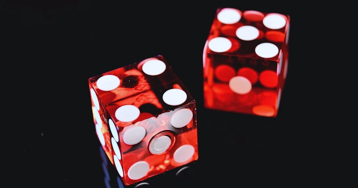 Acusar sin pruebas complica las adicciones y la ludopatía